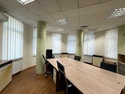 комерційна за адресою Дмитрівська вул., 75