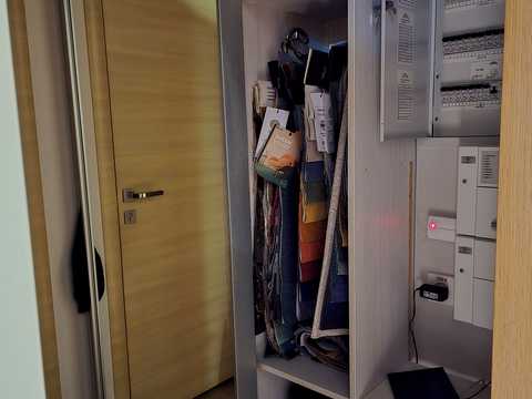 комерційна за адресою Дніпровська набережна вул., 14-Б