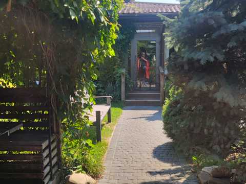 комерційна за адресою с. Матеївці, Центральна, 1