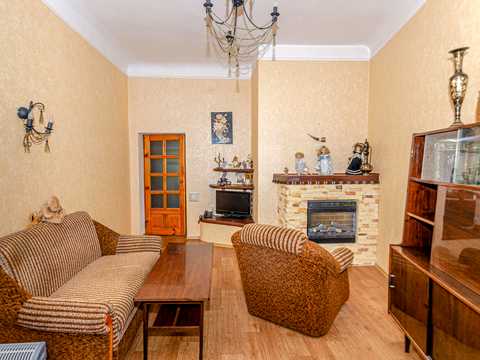 квартира за адресою Пилипа Орлика вул. (Паризької Комуни), 25