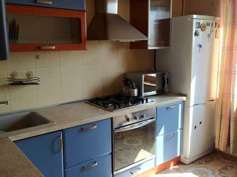 квартира за адресою Коммунаров, 1