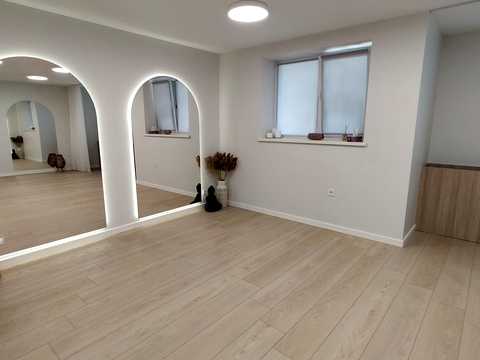 коммерческая по адресу Миру ул., 7