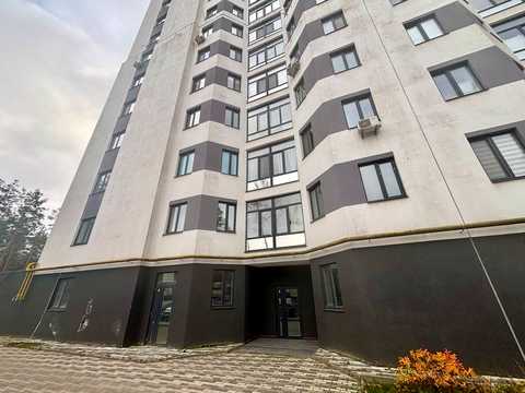 комерційна за адресою Мисливська вул., 24