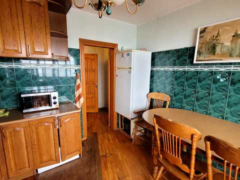 квартира за адресою Ревуцького вул., 42-А