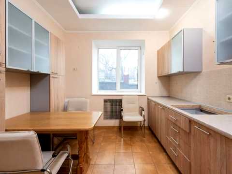 комерційна за адресою Банкова вул., 12