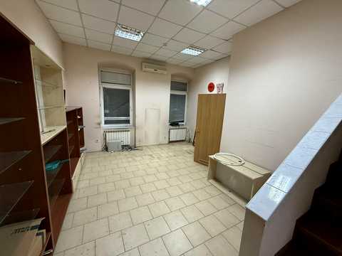 комерційна за адресою Августина Волошина вул., 2
