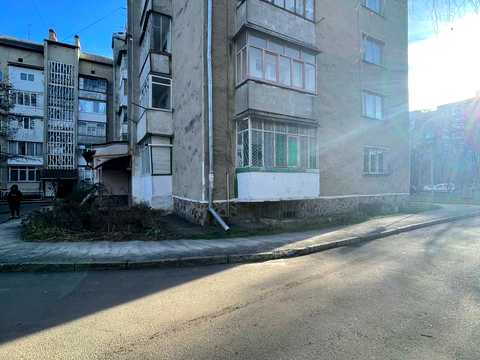 квартира за адресою Степана Бандери, 60А