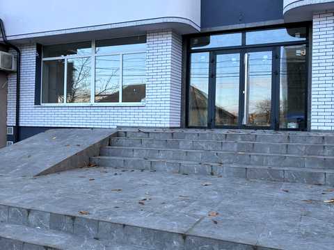коммерческая по адресу Незалежності ул., 50