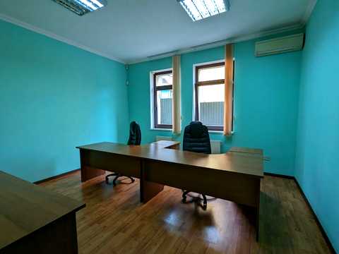 комерційна за адресою Павла Загребельного вул. (Миколи Раєвського), 8