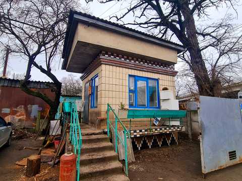 комерційна за адресою Олега Онікієнка вул., 2/2