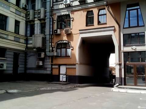 комерційна за адресою Спаська вул., 5