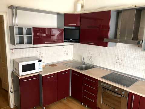 квартира за адресою Анни Ахматової вул., 35-Б