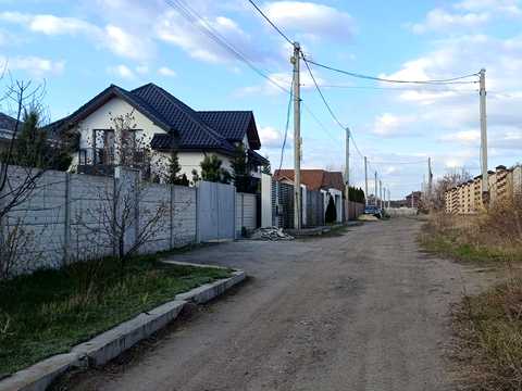 участок по адресу Осикова ул., 8