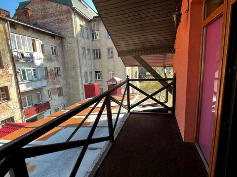 комерційна за адресою Чорновола вул., 20-А