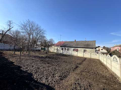 участок по адресу Князів Острозьких, 36