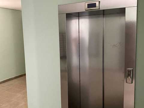 квартира за адресою Збройних Сил України вул. (Інтернаціоналістів), 1