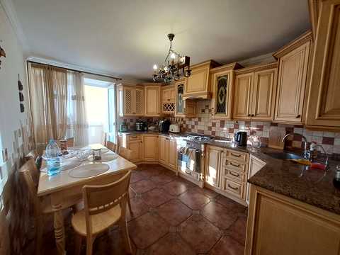 квартира за адресою Степана Бандери просп., 70