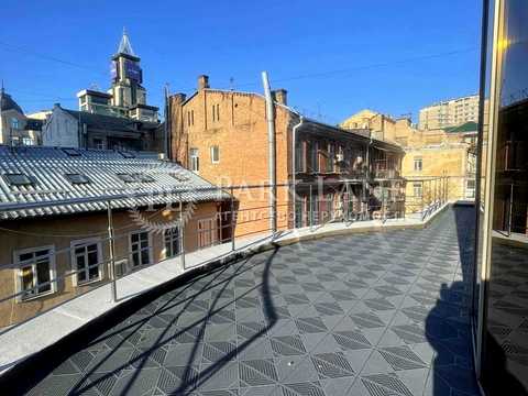 комерційна за адресою Басейна вул., 7-В
