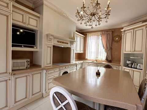 будинок за адресою смт. Козин, Старокиївська вул.