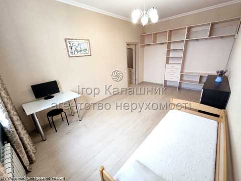 квартира за адресою Івана Світличного вул. (Петровського), 4-А