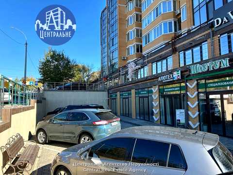 комерційна за адресою Чернівці, Чорновола вул., 1