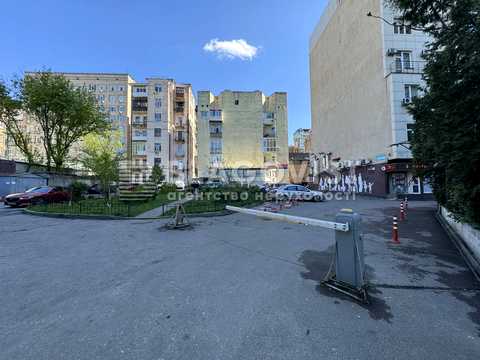 коммерческая по адресу Жилянская ул., 120-Б
