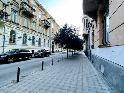 квартира за адресою Олександра Кониського вул. (), 4