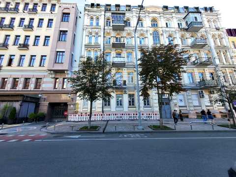 коммерческая по адресу Евгения Чикаленко ул. (Пушкінська), 31