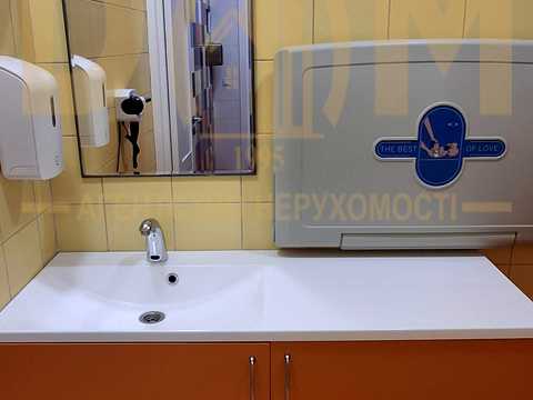комерційна за адресою Київська вул., 2-Л