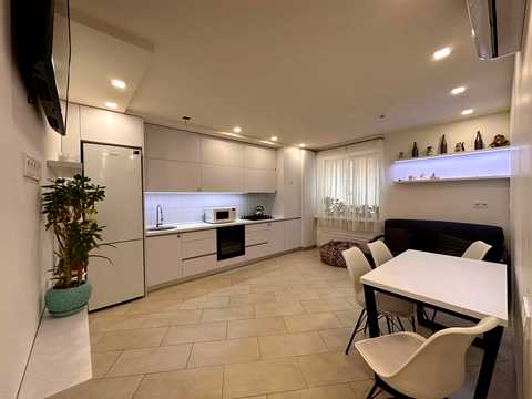 квартира за адресою Слави бульв., (2-Д)