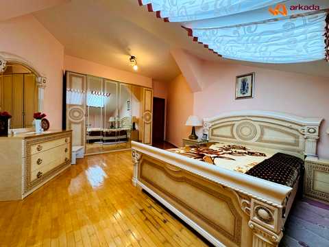 квартира по адресу Михаила Грушевского ул., 1