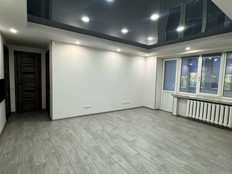 комерційна за адресою Саксаганського вул., 88