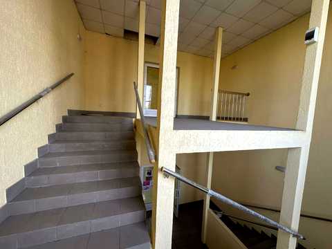 комерційна за адресою Чорних Запорожців вул. (Петра Запорожця), 28