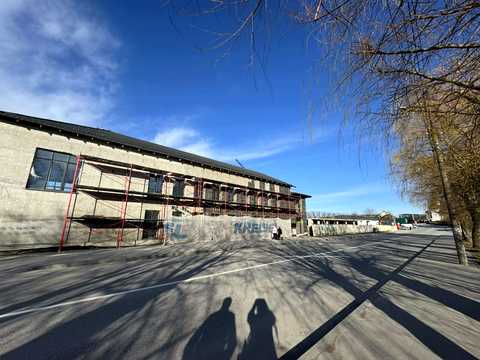 комерційна за адресою Лесі Українки вул., 174а