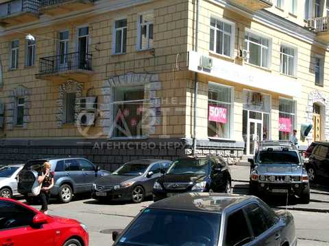 комерційна за адресою Лютеранська вул., 3