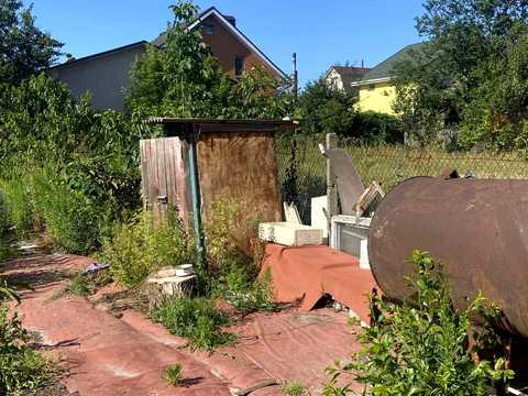 участок по адресу 5-та Лінія, 17