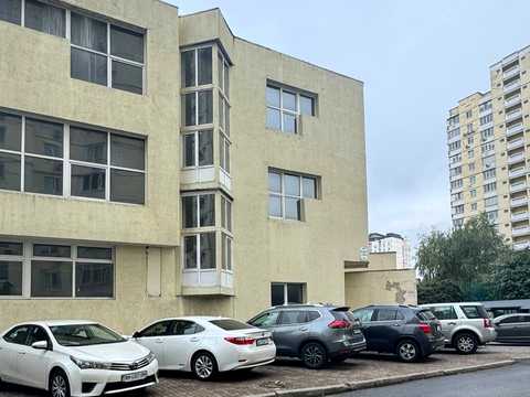 комерційна за адресою Федора Ернста вул., 8а