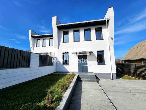 будинок за адресою с. Старі Петрівці, миру
