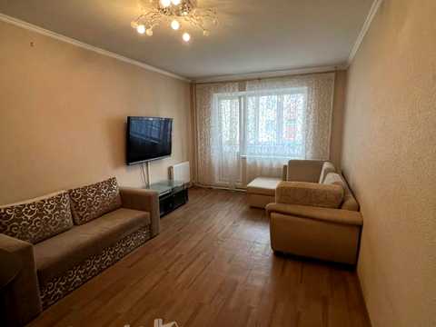 квартира за адресою Героїв України вул., 7