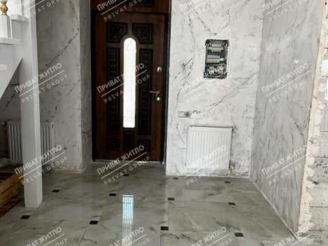 будинок за адресою центральна, 1