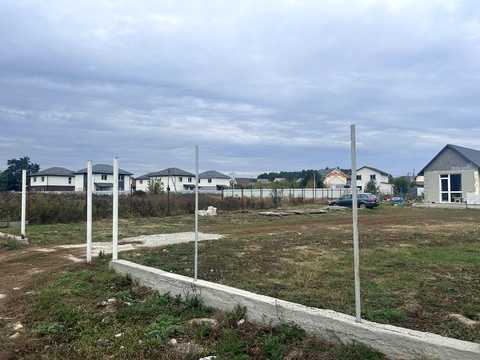 участок по адресу Молодіжна