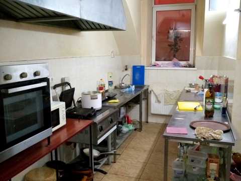 комерційна за адресою Новосельського вул., 80