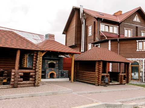 комерційна за адресою с. Яблуниця, Степана Бандери, 30