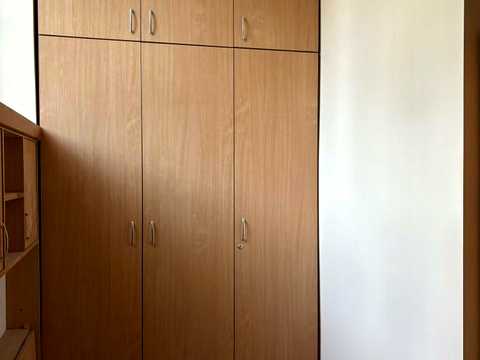 комерційна за адресою Гірників вул., 1