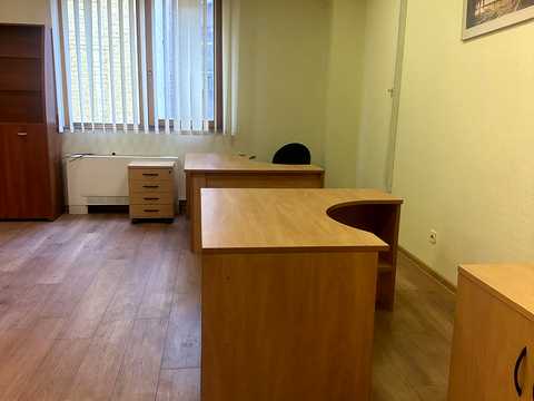 комерційна за адресою Васильківська вул., 62/64