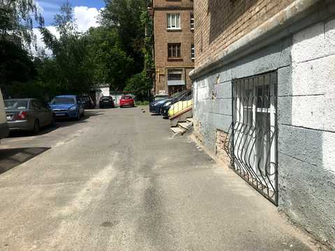 комерційна за адресою Михайла Брайчевського вул. (Металістів), 9а 