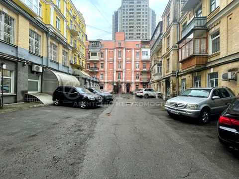 комерційна за адресою Жилянська вул., 5/60