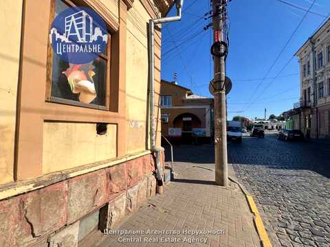 комерційна за адресою Чернівці, Йосипа Бурга вул. (Удонова), 1