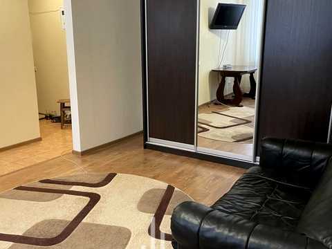 квартира за адресою Миколи Василенка вул., 4