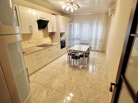 квартира за адресою Софії Русової вул., 7